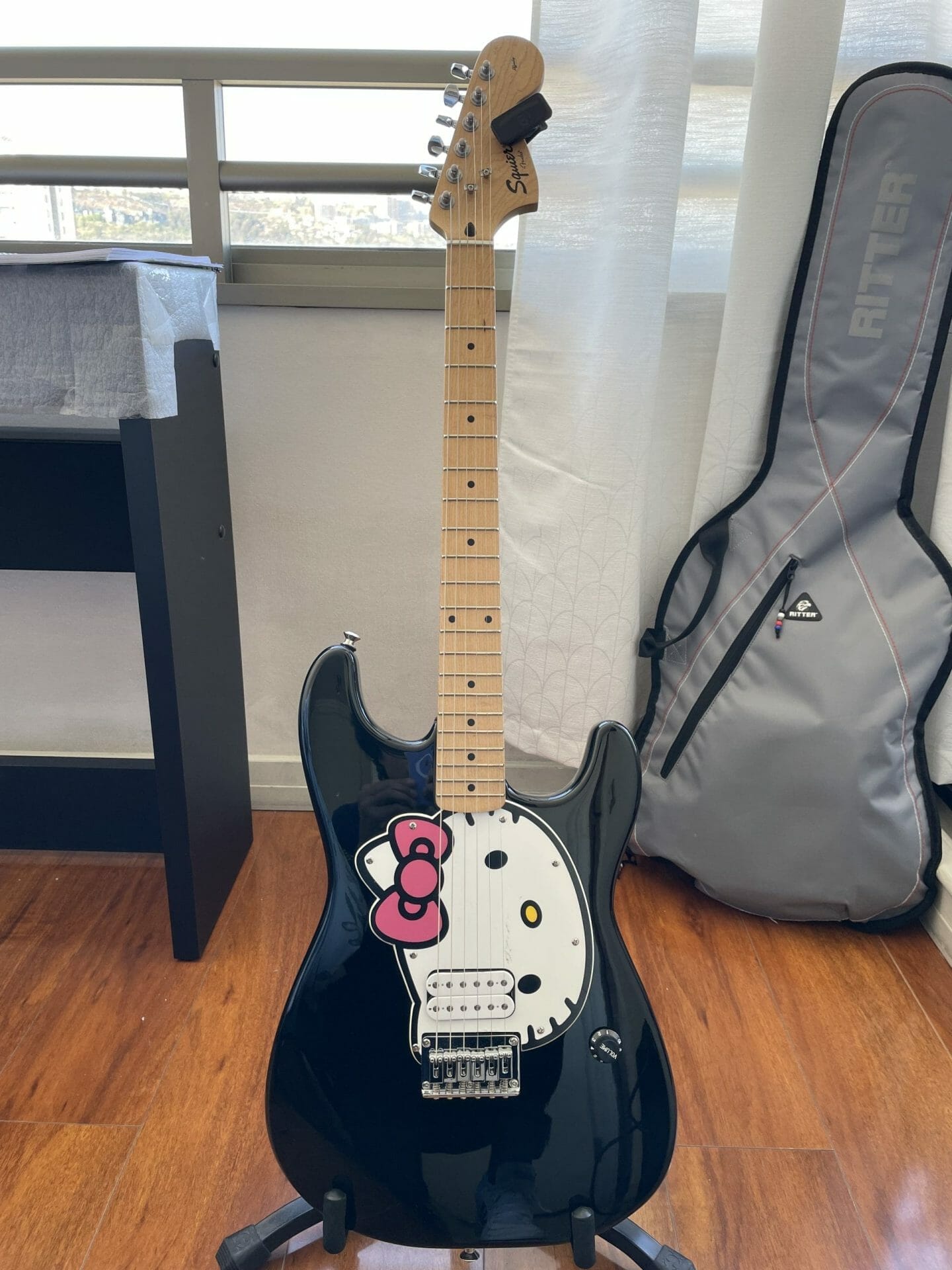 Fender Squier StratoCaster Hello Kitty - Imagen 3