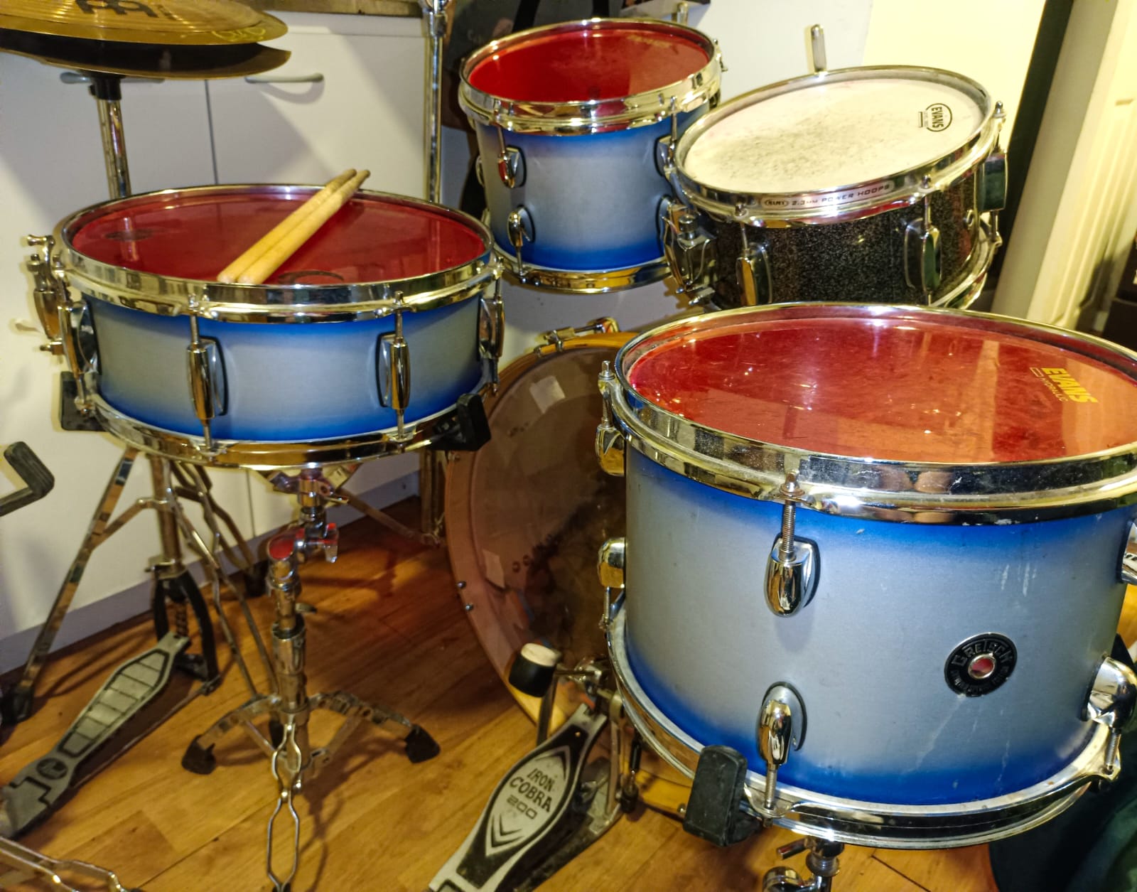 URGENTE!!TODO JUNTO! Gretsch Blue Birch Especial Edition + ATRILES 📍PUNTA ARENAS $550.000 - Imagen 20