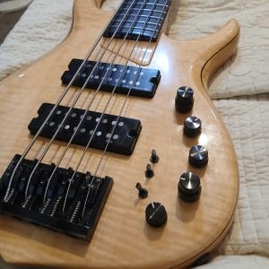 Bajo eléctrico SIRE M7, 5 cuerdas, madera ASH