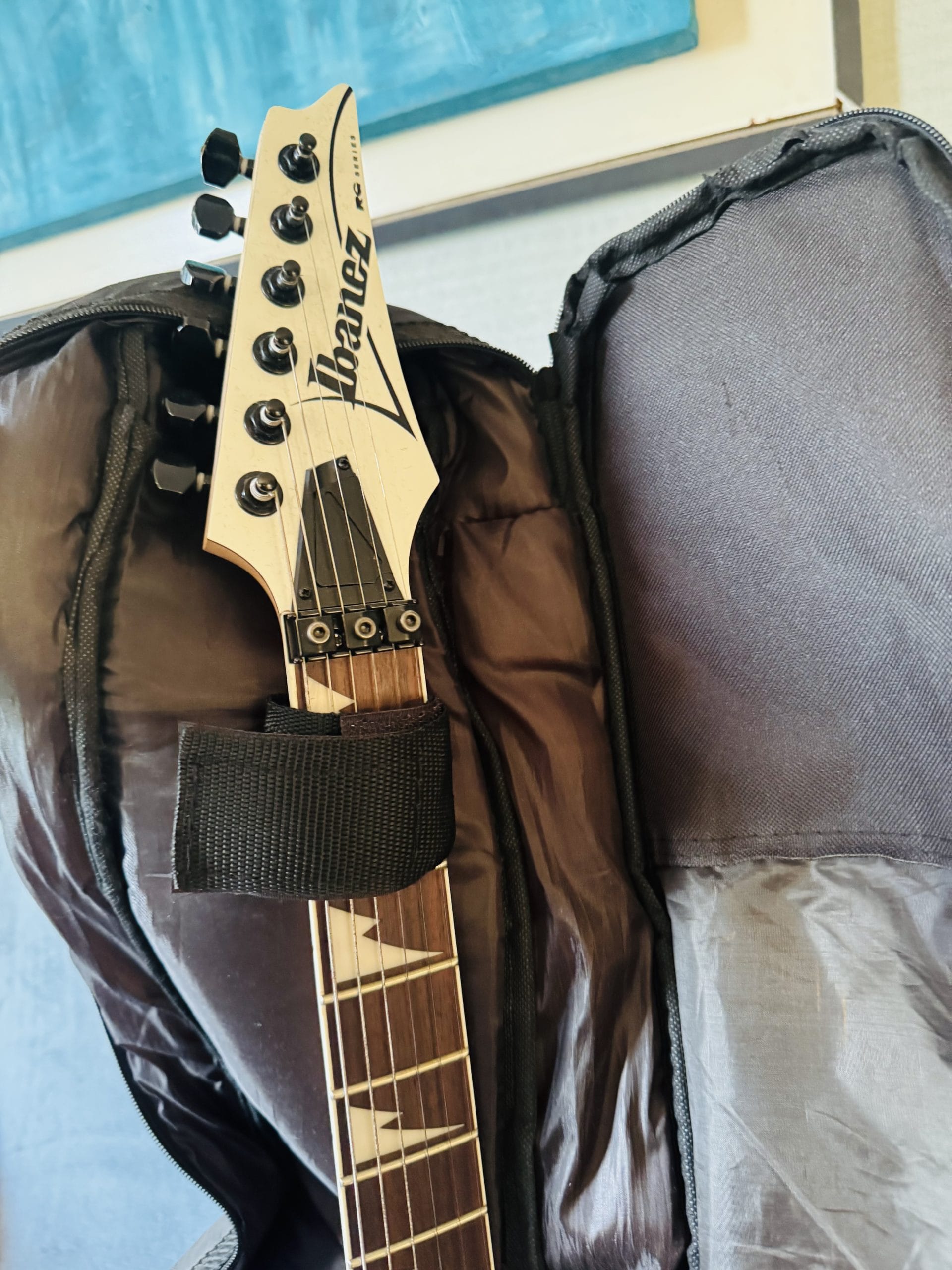 Pack Guitarra Ibanez RG 350DXZ + Amplificador Fender + Funda + Cable jack - Imagen 9